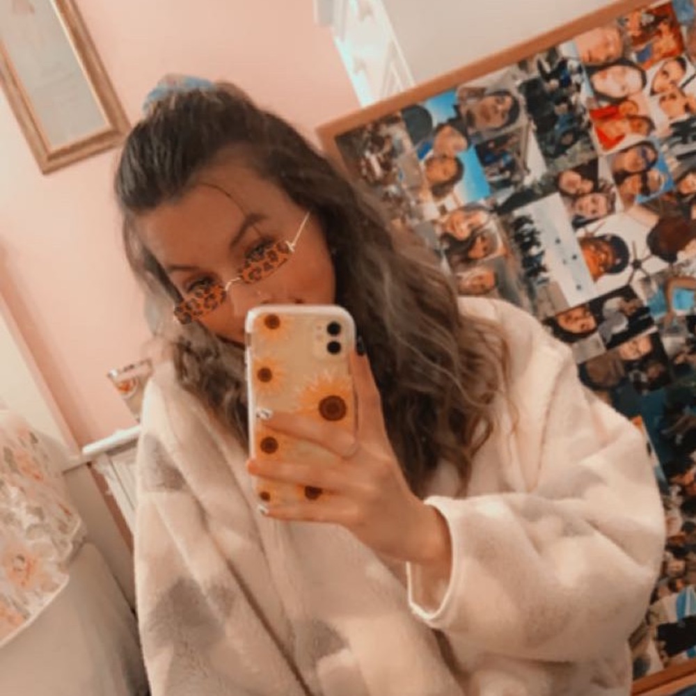 Meet your Posher, Taylor